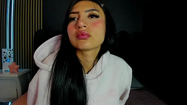 Nicolette ks  online show from 05/02/26, 05:23
