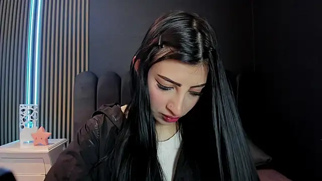 Nicolette ks  online show from 05/12/26, 04:42