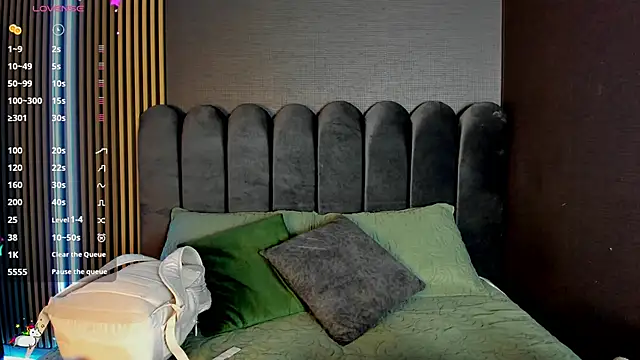 Nicolette ks  online show from 12/20/25, 04:04