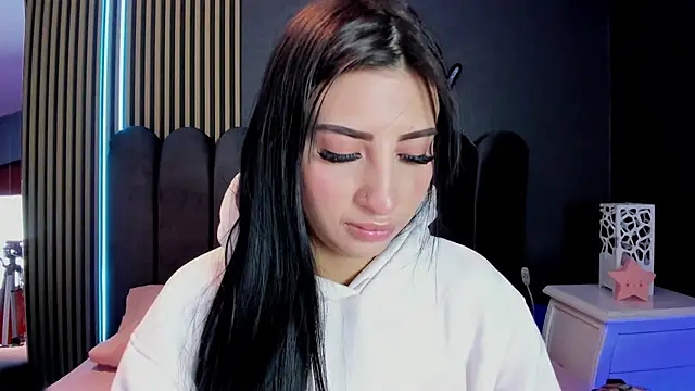 Nicolette ks  online show from 06/20/26, 05:34