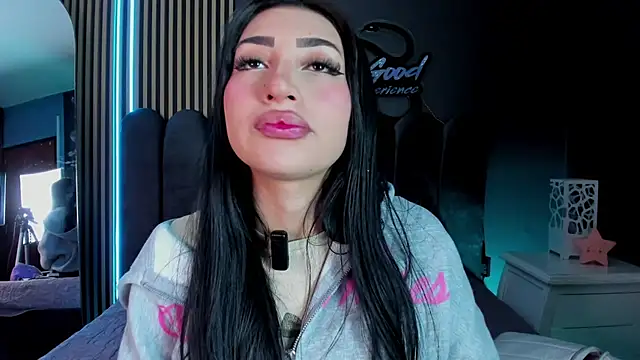 Nicolette ks  online show from 07/01/26, 05:41