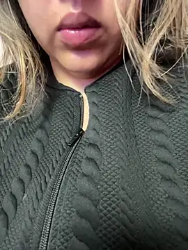 Snapshot of LinaBrowm chatting on 01/14/26, 04:21 LinaBrowm online show from 01/14/26, 04:21