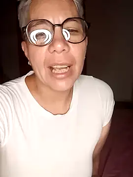 Snapshot of luz_bella chatting on 01/03/25, 10:41 luz bella online show from 01/03/25, 10:41