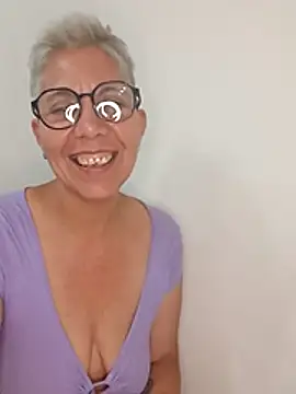 Snapshot of luz_bella chatting on 12/07/24, 03:31 luz bella online show from 12/07/24, 03:31