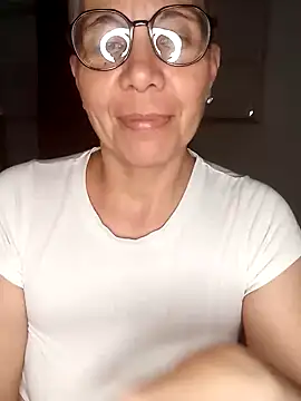 Snapshot of luz_bella chatting on 12/14/24, 02:33 luz bella online show from 12/14/24, 02:33