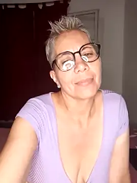 Snapshot of luz_bella chatting on 12/06/24, 03:02 luz bella online show from 12/06/24, 03:02