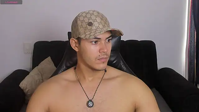 Snapshot of Iamdylan777 chatting on 04/25/26, 01:36 Iamdylan777 online show from 04/25/26, 01:36