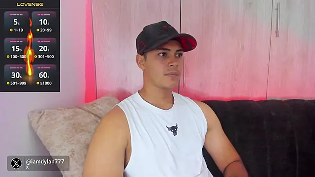 Snapshot of Iamdylan777 chatting on 02/25/25, 11:15 Iamdylan777 online show from 02/25/25, 11:15