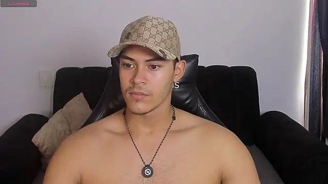 Snapshot of Iamdylan777 chatting on 04/25/26, 01:41 Iamdylan777 online show from 04/25/26, 01:41