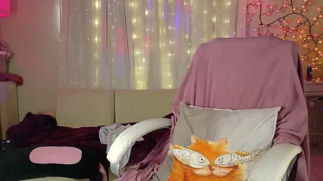 AllisonCatUwU online show from 04/18/26, 03:47