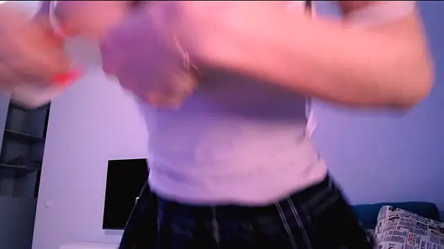 oxxxy    online show from 03/06/26, 04:18