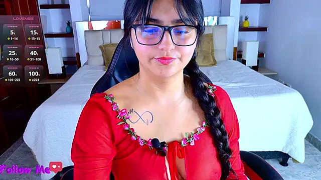 scarlleth  online show from 12/22/25, 12:16