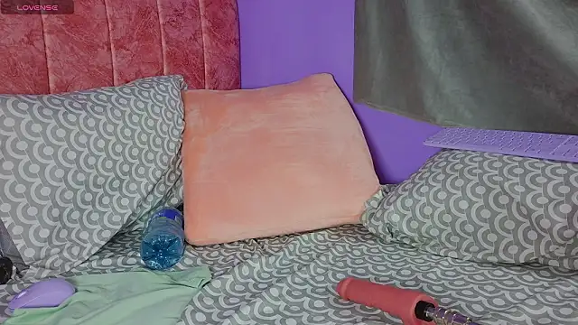 scarlleth  online show from 02/17/26, 01:41