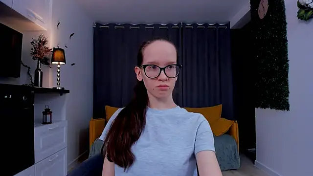 Snapshot of BettyBrowni chatting on 03/03/25, 04:05 BettyBrowni online show from 03/03/25, 04:05