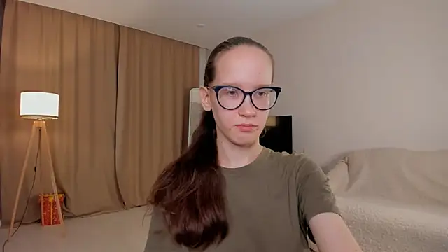 Snapshot of BettyBrowni chatting on 10/08/25, 04:08 BettyBrowni online show from 10/08/25, 04:08