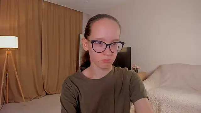 BettyBrowni online show from 10/21/25, 04:50