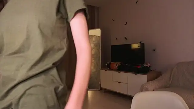 BettyBrowni online show from 11/10/25, 04:23