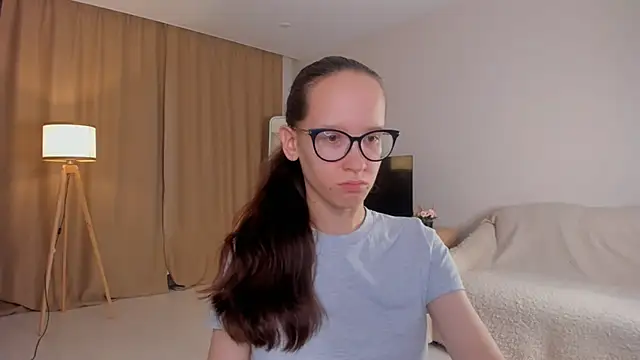 Snapshot of BettyBrowni chatting on 10/15/25, 04:04 BettyBrowni online show from 10/15/25, 04:04