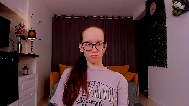 Snapshot of BettyBrowni chatting on 03/05/25, 01:21 BettyBrowni online show from 03/05/25, 01:21