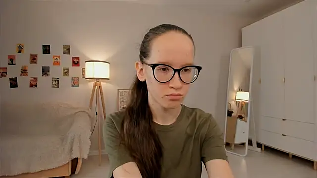 Snapshot of BettyBrowni chatting on 03/19/25, 04:13 BettyBrowni online show from 03/19/25, 04:13