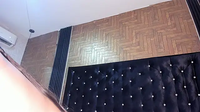 Paola  23 online show from 11/20/25, 08:53