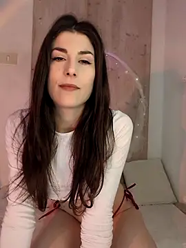 Aisha Moretti online show from 10/15/25, 03:09