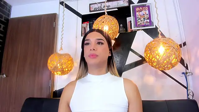 victoria aleia  online show from 10/25/25, 09:37