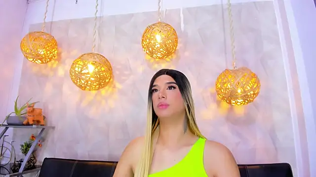 victoria aleia  online show from 02/13/25, 11:47