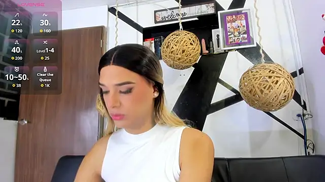 victoria aleia  online show from 10/22/25, 09:46