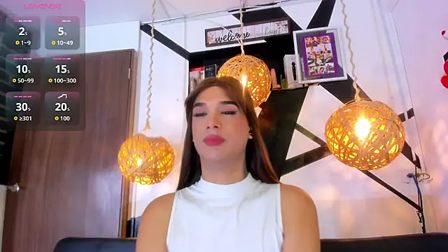 victoria aleia  online show from 10/19/25, 09:50