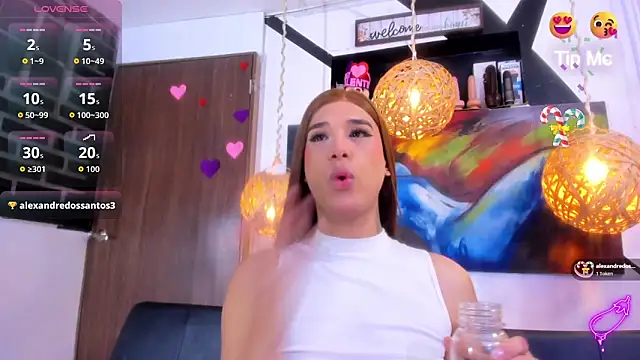 victoria aleia  online show from 04/04/26, 11:22