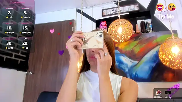 victoria aleia  online show from 04/02/26, 10:49