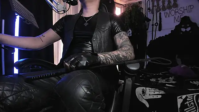 Snapshot of allanhurtss chatting on 02/06/25, 06:35 allanhurtss online show from 02/06/25, 06:35
