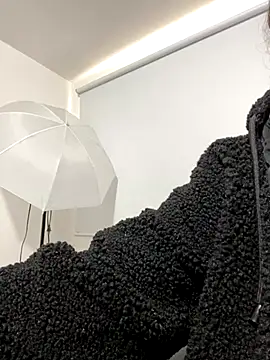 Isakeys  online show from 09/17/25, 05:15