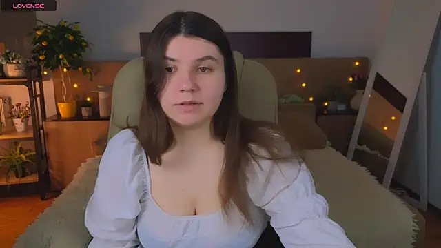 Viola  Shy online show from 05/05/26, 08:23
