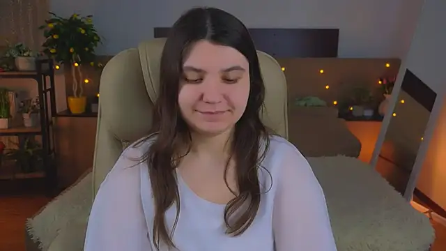 Viola  Shy online show from 05/13/26, 09:00