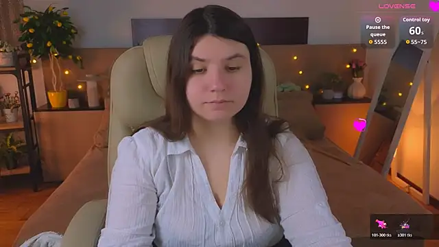 Viola  Shy online show from 04/13/26, 08:13