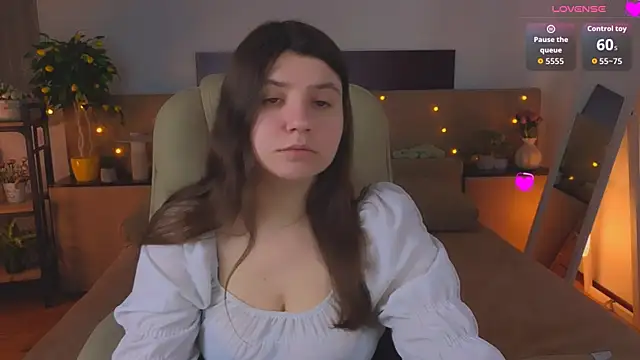 Viola  Shy online show from 04/15/26, 08:31