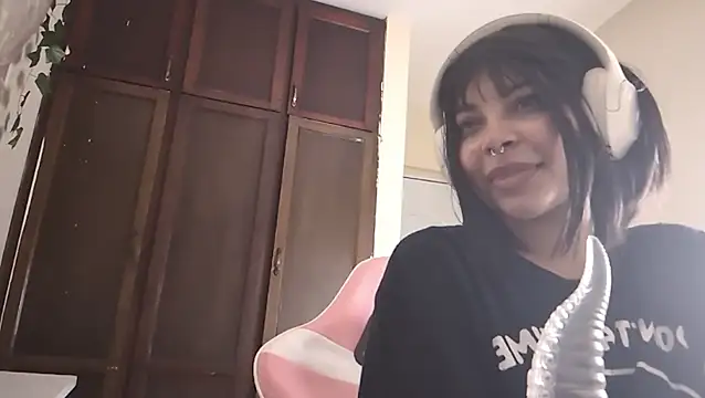 Snapshot of Lenakirbys chatting on 03/08/25, 12:55 Lenakirbys online show from 03/08/25, 12:55