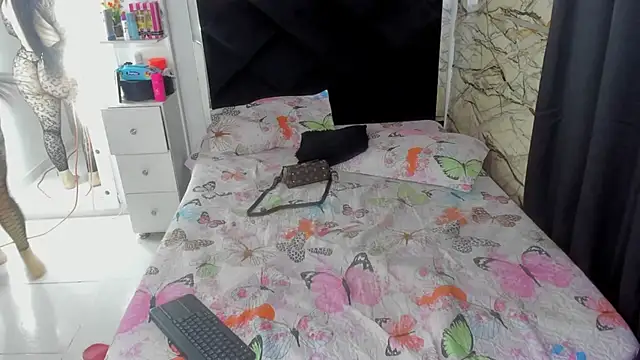 Snapshot of Antonellanospik_ chatting on 12/27/24, 03:31 Antonellanospik online show from 12/27/24, 03:31