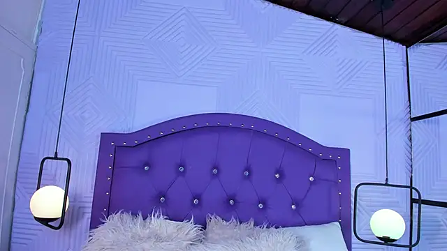 Snapshot of sarah_banks1 chatting on 02/06/26, 03:02 sarah banks1 online show from 02/06/26, 03:02