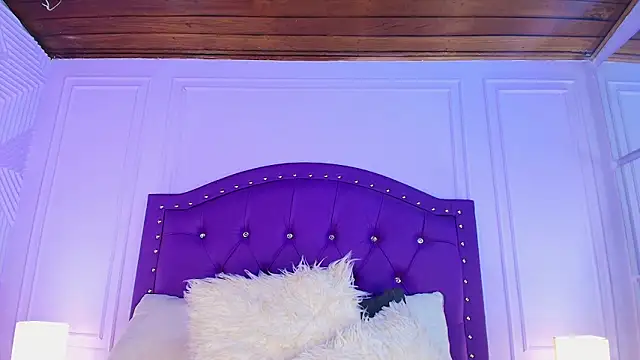 Snapshot of sarah_banks1 chatting on 02/27/26, 03:18 sarah banks1 online show from 02/27/26, 03:18