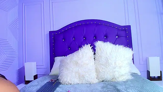 Snapshot of sarah_banks1 chatting on 02/20/26, 03:14 sarah banks1 online show from 02/20/26, 03:14