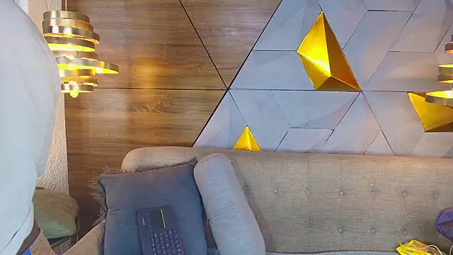 Snapshot of sarah_banks1 chatting on 03/20/25, 07:04 sarah banks1 online show from 03/20/25, 07:04