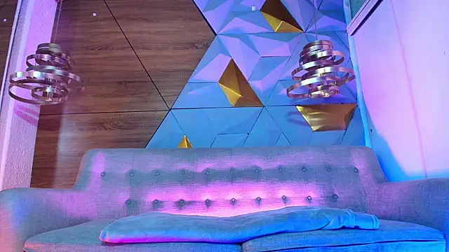 Snapshot of sarah_banks1 chatting on 03/11/25, 10:42 sarah banks1 online show from 03/11/25, 10:42