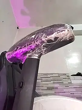 Snapshot of AvaChannel chatting on 11/14/25, 12:31 AvaChannel online show from 11/14/25, 12:31