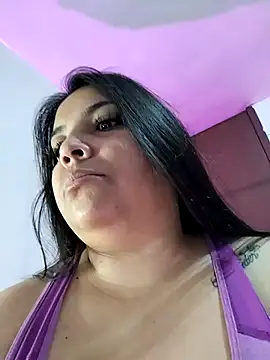 Snapshot of AvaChannel chatting on 10/24/25, 10:58 AvaChannel online show from 10/24/25, 10:58