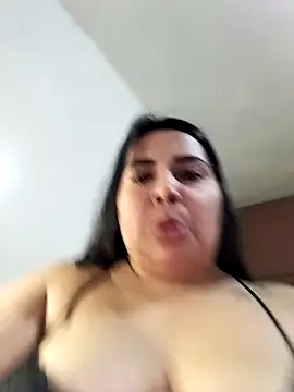 Snapshot of AvaChannel chatting on 10/30/25, 12:25 AvaChannel online show from 10/30/25, 12:25