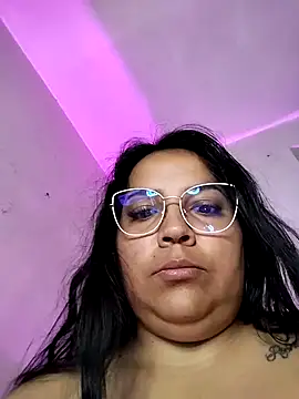 Snapshot of AvaChannel chatting on 11/10/25, 09:58 AvaChannel online show from 11/10/25, 09:58