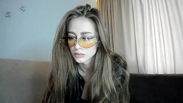 Snapshot of BARBIE_22888 chatting on 12/28/24, 01:28 BARBIE 22888 online show from 12/28/24, 01:28